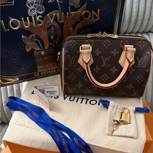 Authentic Louis Vuitton Speedy B20 monogram.